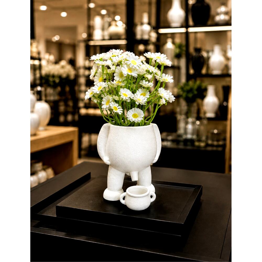 Whimsical Garden Resin Peeing Statue Planter 2pcs White